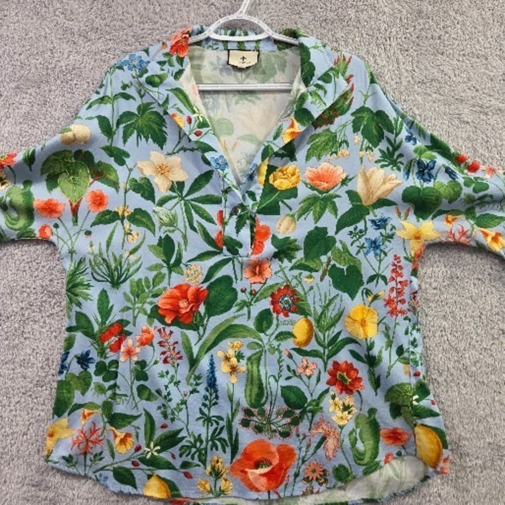 Tuckernuck Blue Floral Garden Top Medium Cotton Stretch 3/4 Sleeve VNeck Popover - Picture 6 of 12